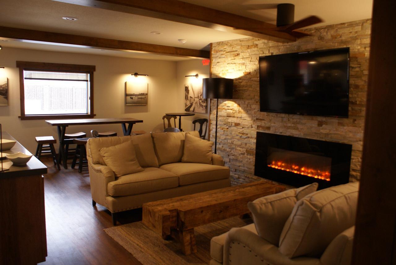 Boarders Inn & Suites By Cobblestone Hotels - Syracuse ภายนอก รูปภาพ