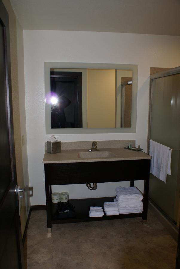 Boarders Inn & Suites By Cobblestone Hotels - Syracuse ภายนอก รูปภาพ