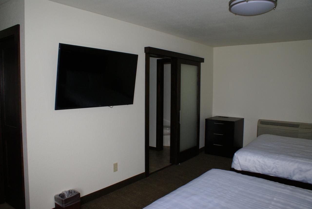 Boarders Inn & Suites By Cobblestone Hotels - Syracuse ภายนอก รูปภาพ