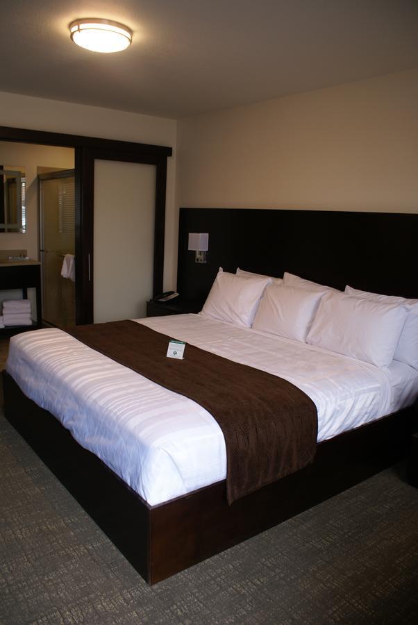Boarders Inn & Suites By Cobblestone Hotels - Syracuse ภายนอก รูปภาพ