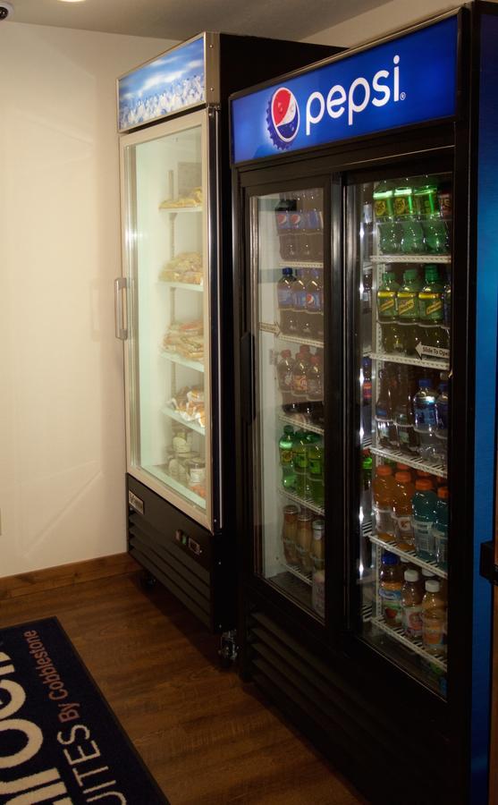 Boarders Inn & Suites By Cobblestone Hotels - Syracuse ภายนอก รูปภาพ