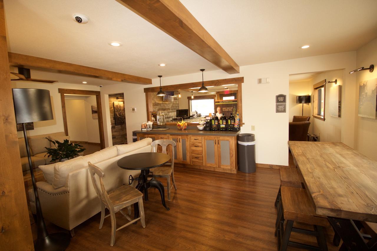 Boarders Inn & Suites By Cobblestone Hotels - Syracuse ภายนอก รูปภาพ
