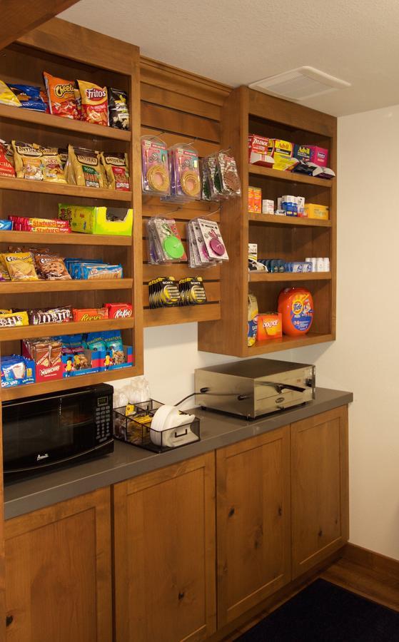 Boarders Inn & Suites By Cobblestone Hotels - Syracuse ภายนอก รูปภาพ
