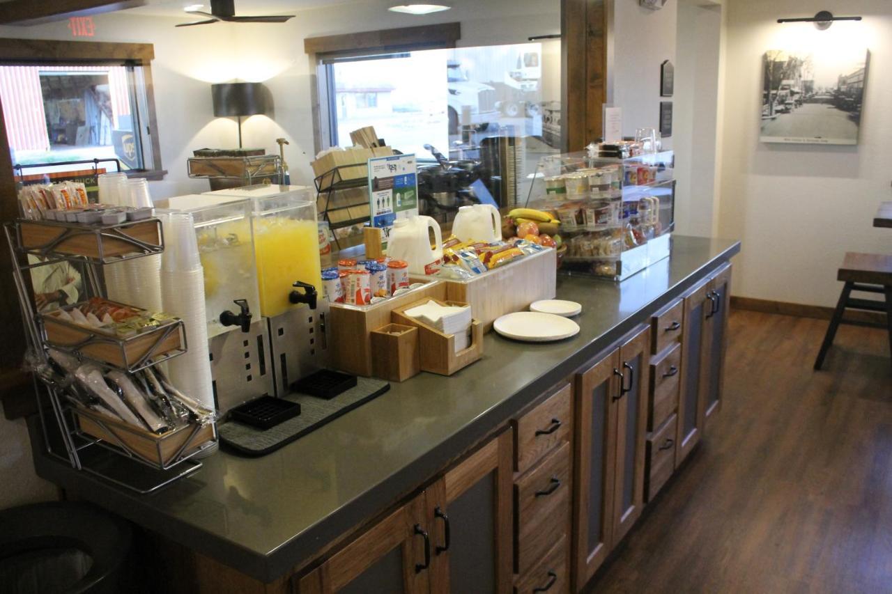 Boarders Inn & Suites By Cobblestone Hotels - Syracuse ภายนอก รูปภาพ